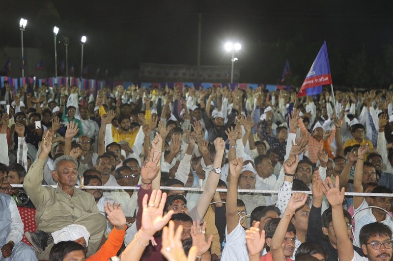 crowd at vallabhipur in bhavnagar