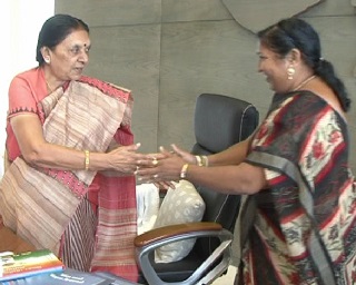 Junagadh Mayor meets Anandiben