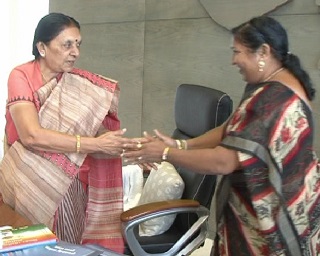 Junagadh Mayor meets Anandiben