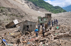 Kosi River flooded after blasts by Nepal Army to clear debris