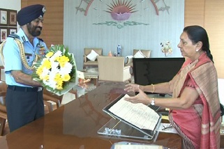 SWAC Air Marshal Daljeet Singh meets Anandiben