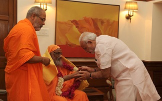 Swami Dayanand Saraswatijii meets PM Modi