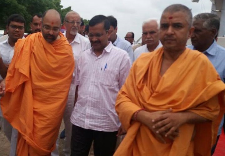 kejriwal swami new 1