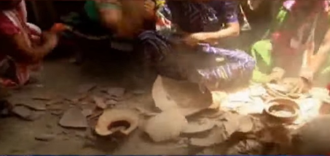 Bhuj water crisis women break pots