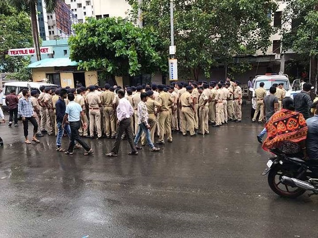 Surat traders keep shops closed against GST