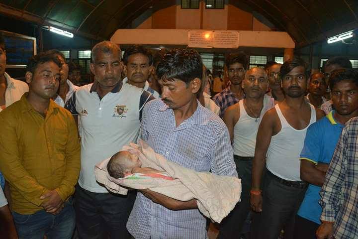 gorakhpur child died without oxygen