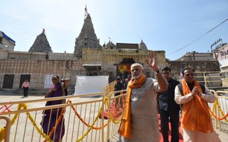 Narendra Modi visit Dwarkadhish temple