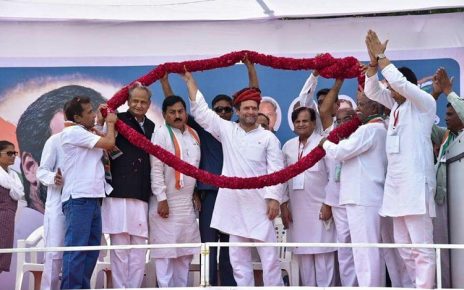 Rahul Gandhi welcomed in Gujarat