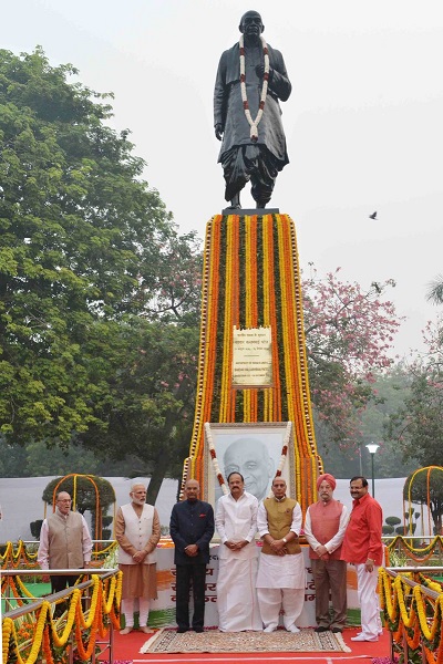 tribute to sardar patel on birth anniversary