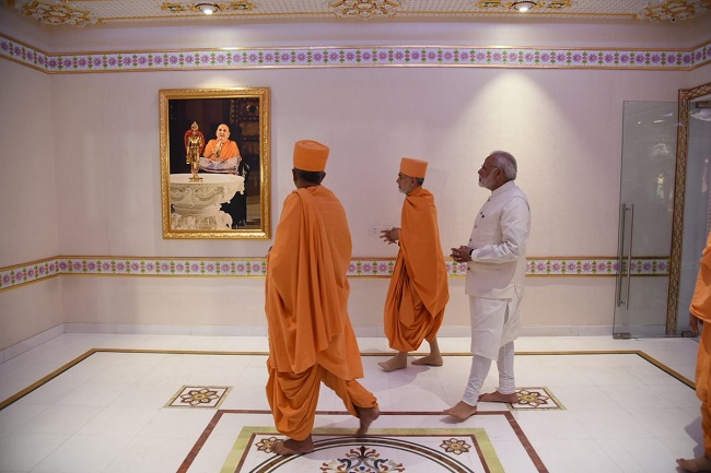 pm pramukh swami at akshardham