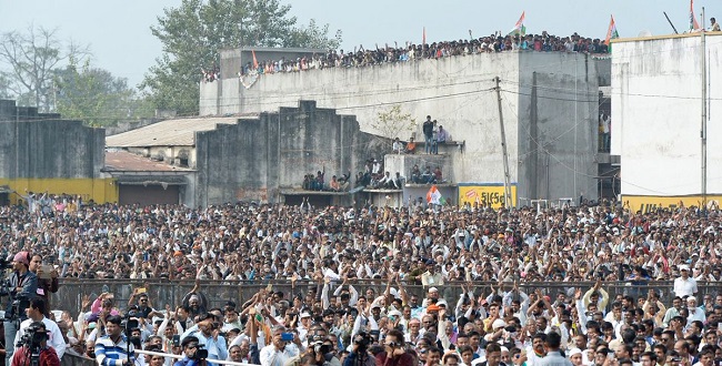 rahul gandhi chhota udepur crowd