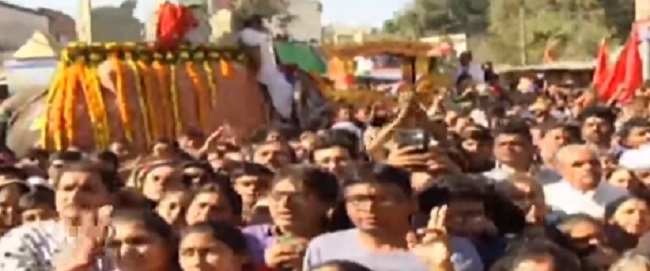 devotees throng at ambaji temple