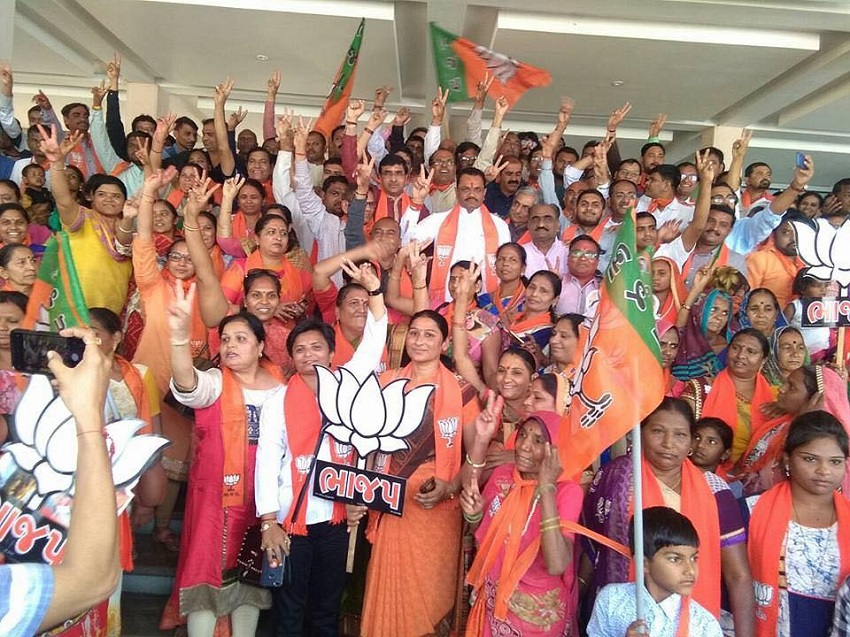 bjp workers celebrate at bjp hq kamalam after local body elections