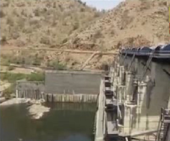 gujarat government to resolve water crisis in sardar sarovar dam villages