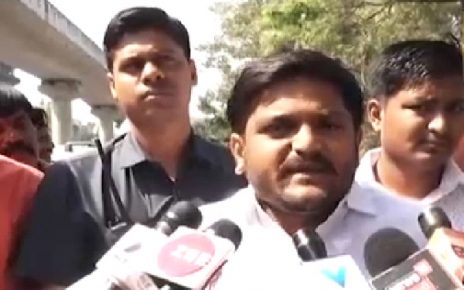 hardik patel criticize on pm bima yojna allocation for gujarat farmers