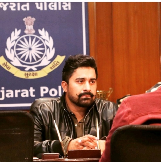 Rannvijay Singha plays cop