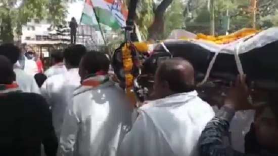 jamnagar congress protest against fuel price