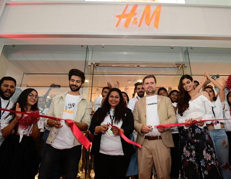 kartik & diana at h&m stores ahmedabad