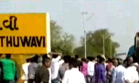 vadodara memu train stopped at thuwavi station