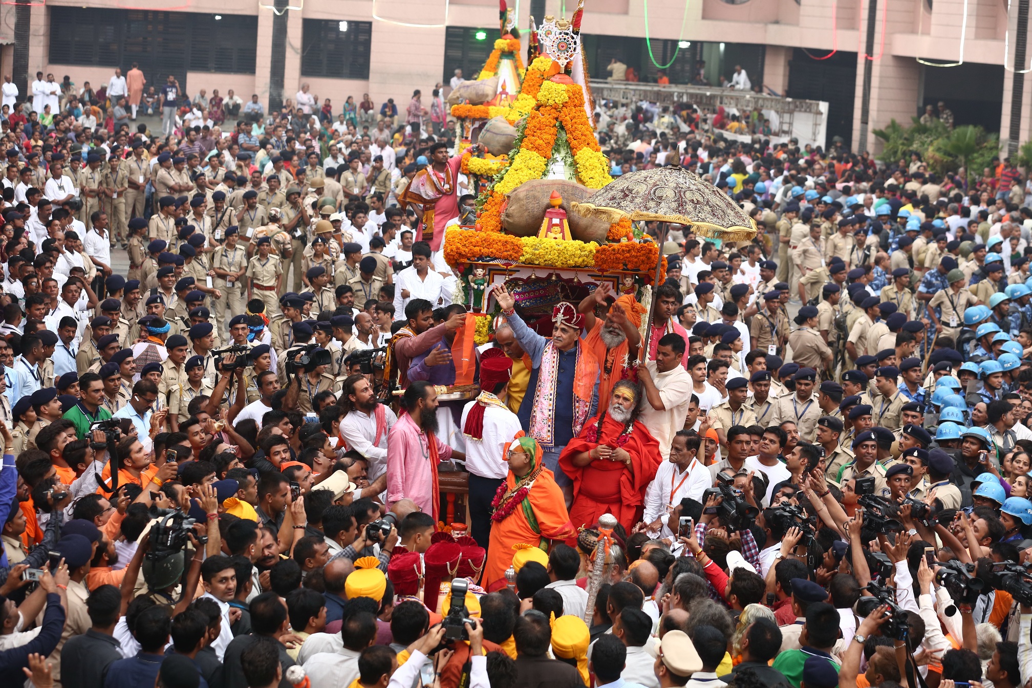 rupani waives at rath yatra