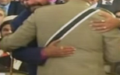 sidhu hugs pakistan army chief