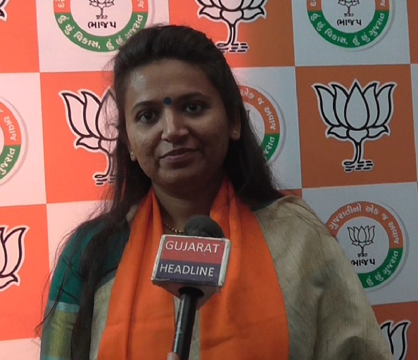 reshma patel with Gujaratheadline