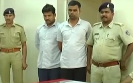 2 vadodara policemen arrested with liquor