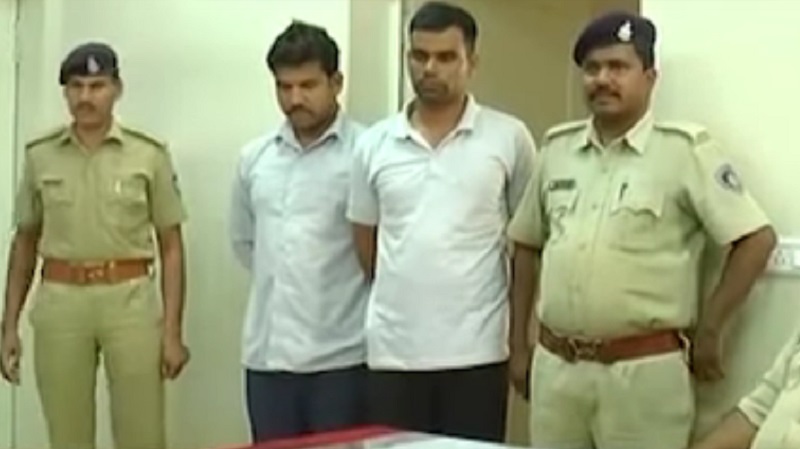 2 vadodara policemen arrested with liquor