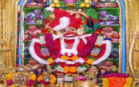 Salangpur-Hanuman-Santa-Claus
