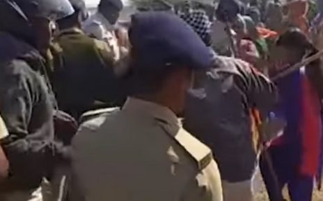 police beat farmers in bhavnagar