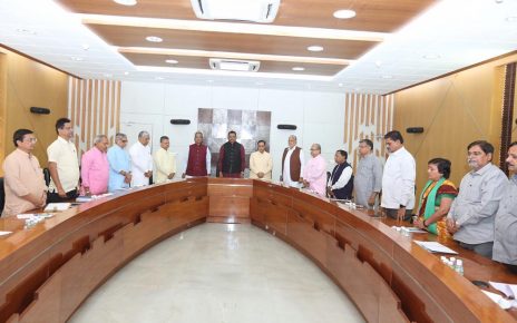 Gujarat parliamentary meeting pays tribute to manohar parrikar