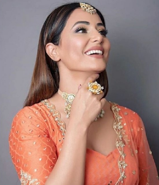 hina khan diwali look