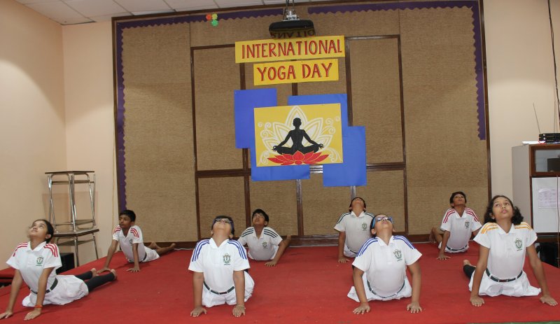 Yoga-Day-dps