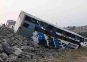 15 passengers injured in bus accident on Ahmedabad-Rajkot Highway