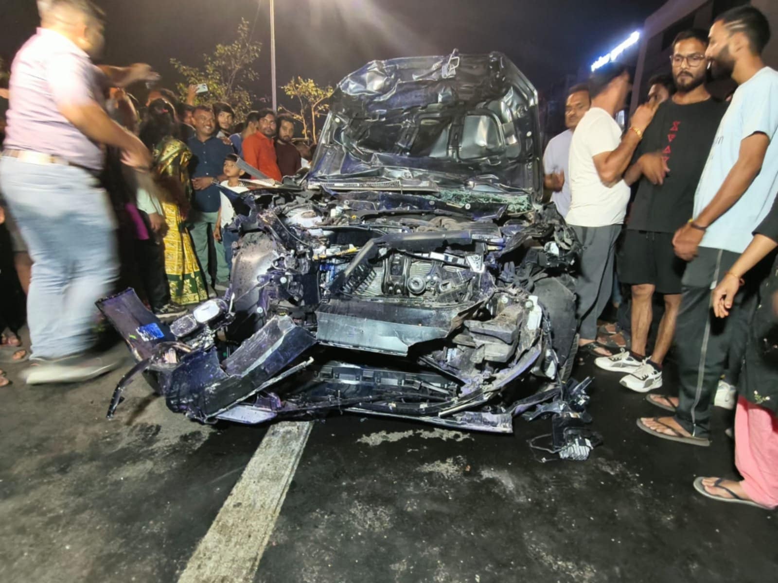Drunk Driver kills lady on the spot and injures others In Vadodara ...